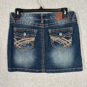 Maurices Jean Skirt 6 Mini Embroidered Pocket Flap Embellished Faded Y2K Stitch